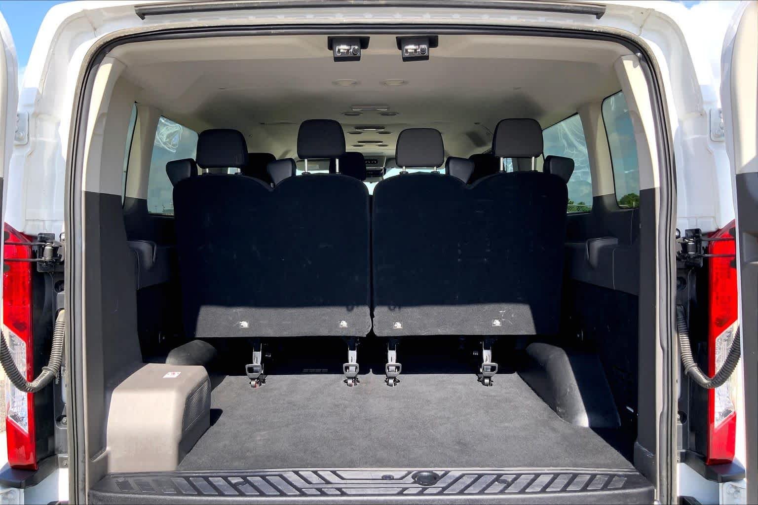 Used 2025 Oxford White Ford XLT image 32