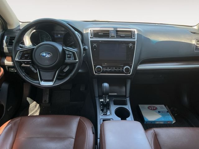 Used 2018 White Subaru 2.5i image 10