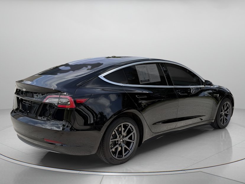 Used 2018 Black Tesla Long Range image 3