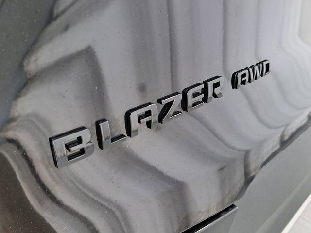 Used 2025 Black Chevrolet 2LT image 31