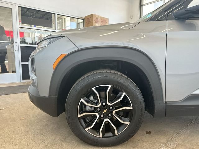 Used 2023 Gray Chevrolet ACTIV image 20