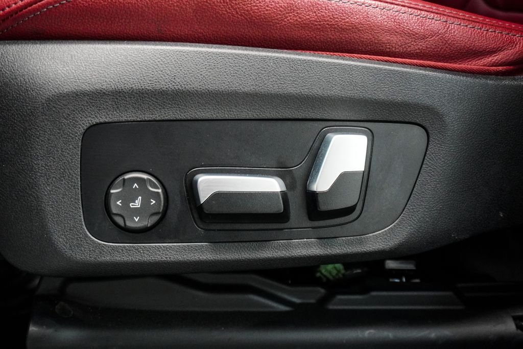 Used 2023 White BMW xDrive30i image 8