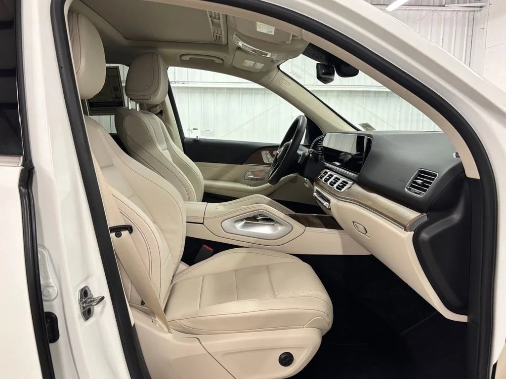 Used 2025 White Mercedes-Benz GLE 450e image 23