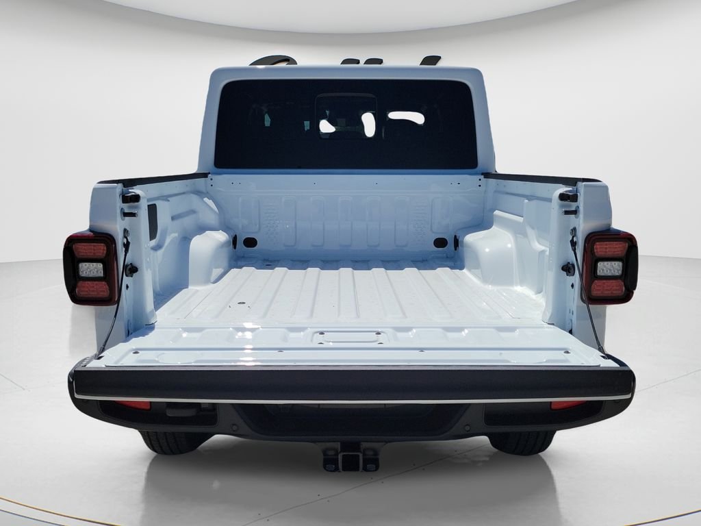 New 2026 Bright White Clear-Coat Exterior Paint Jeep Sahara image 9
