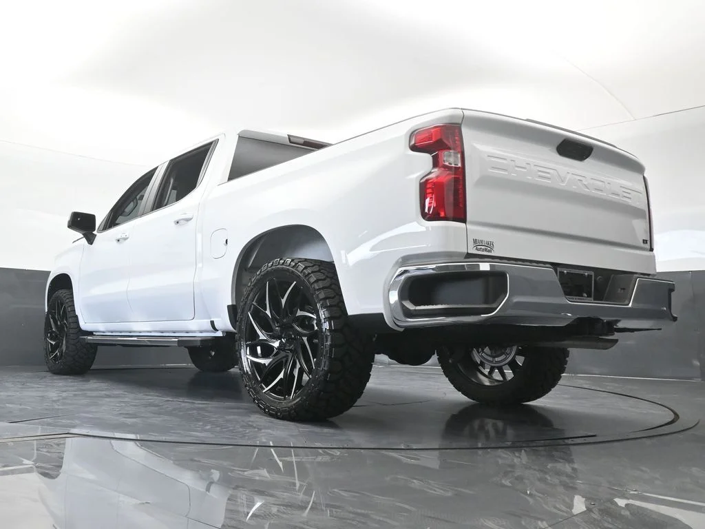 Used 2026 Summit White Chevrolet LT image 60