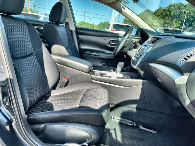 Used 2017 Blue Nissan 2.5 SV image 26