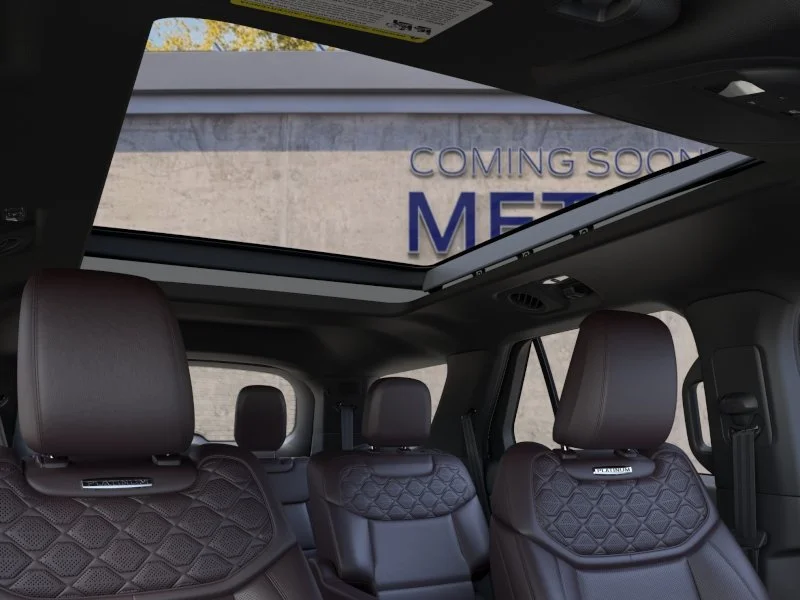 New 2026 Star White Metallic Tri-Coat Ford Platinum™ image 22