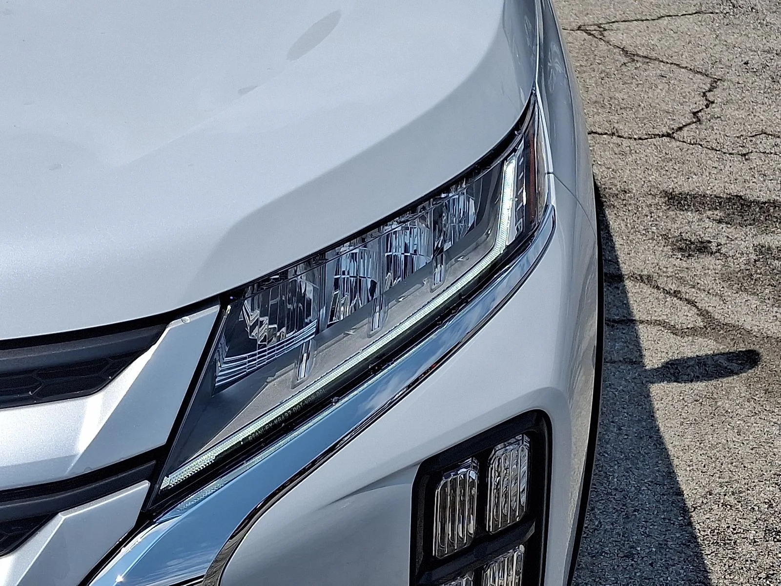 Used 2025 White Mitsubishi 2.0 ES image 9