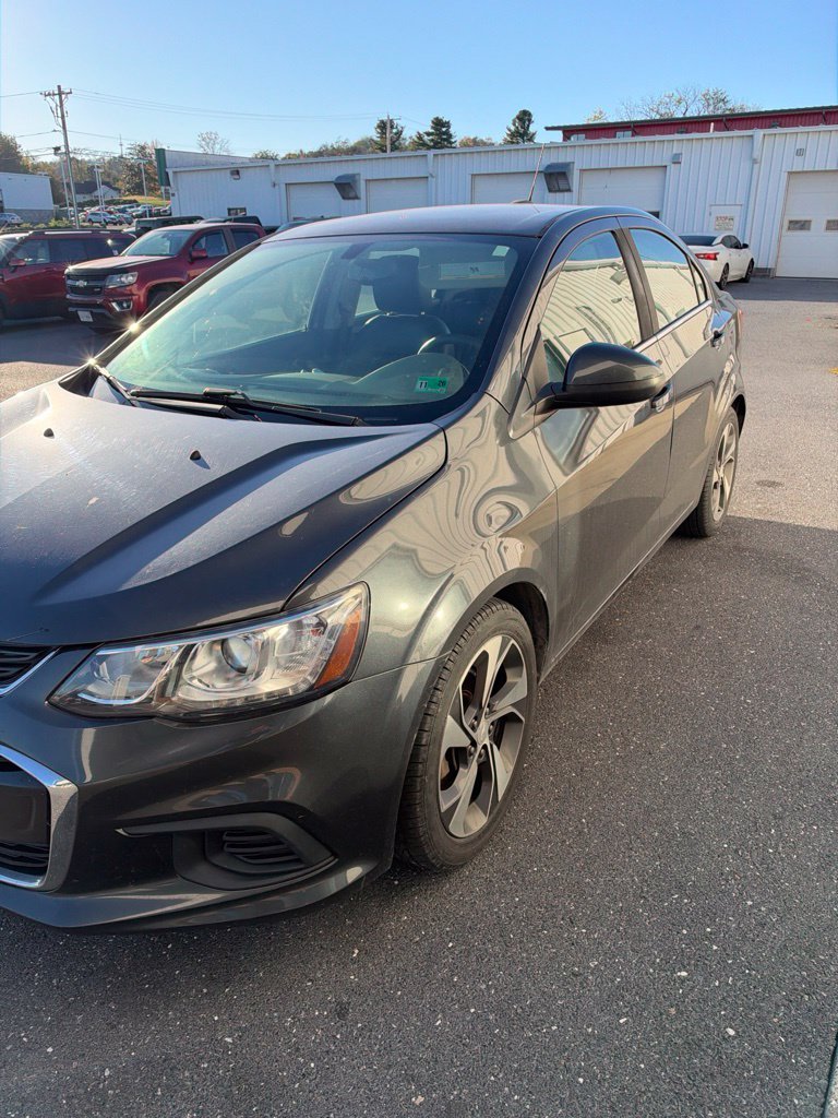 Used 2019 Gray Chevrolet Premier image 30