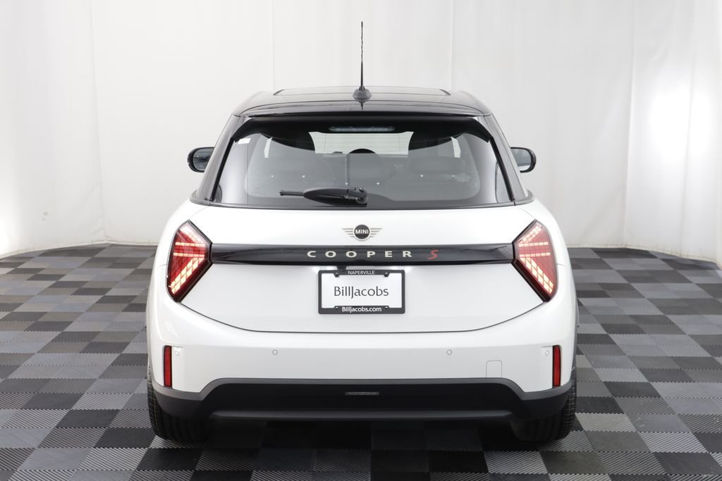 New 2026 White Metallic MINI Iconic image 17