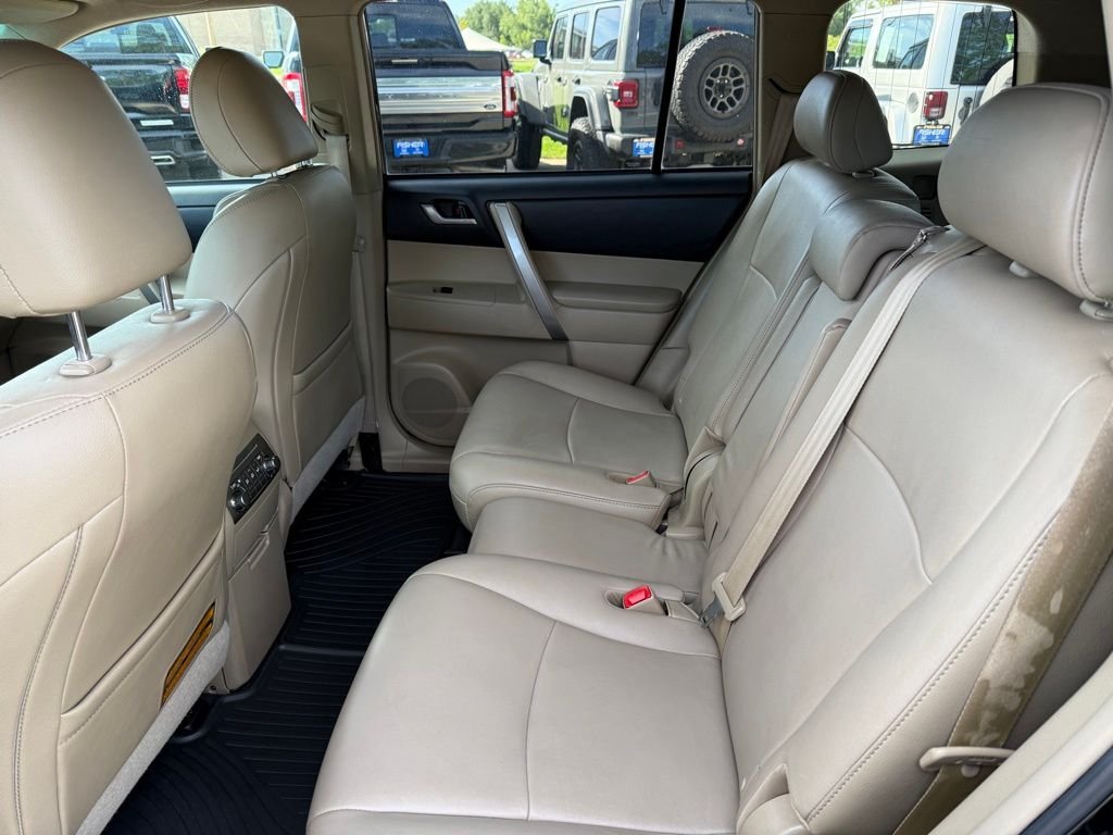 Used 2012 Black Toyota SE image 14