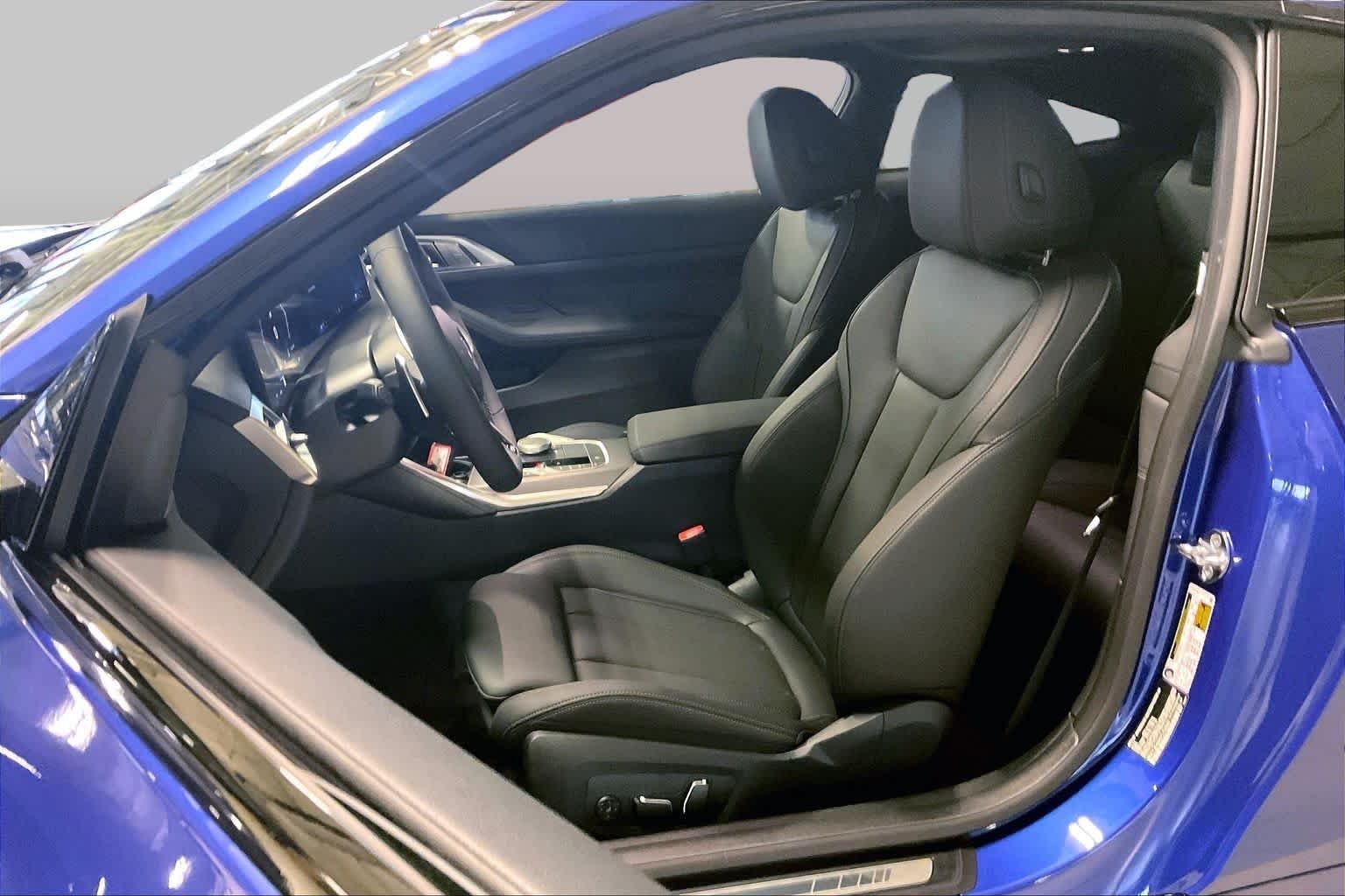 New 2027 Portimao Blue Metallic BMW M440i image 9