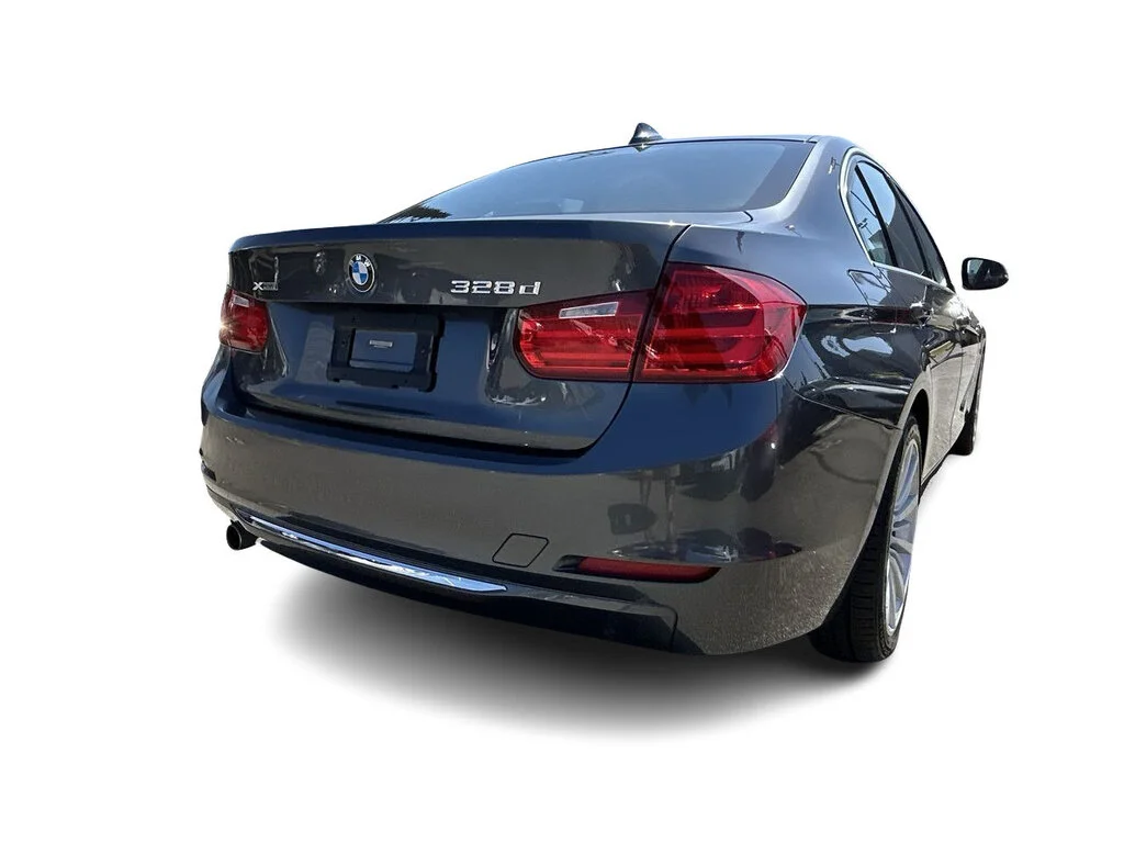 Used 2015 Mineral Grey Metallic BMW xDrive Sedan Dilawri Certified   Local BC   No Acc image 13