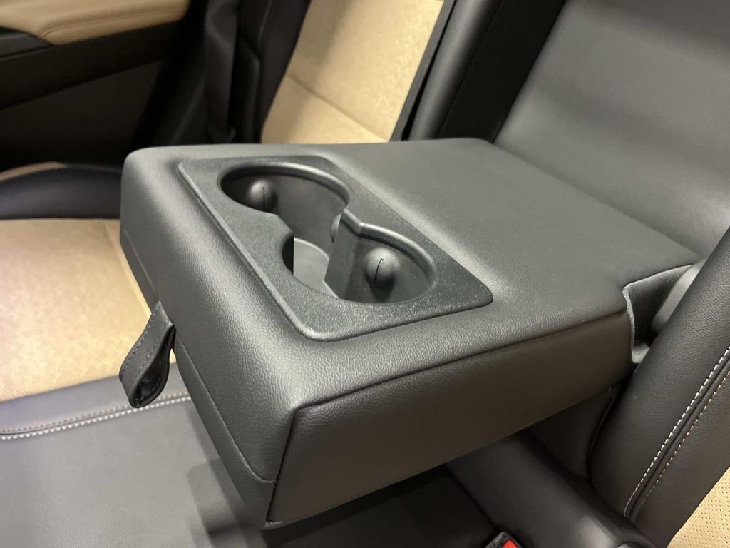 New 2027 Mosaic Black Metallic Chevrolet ACTIV image 16