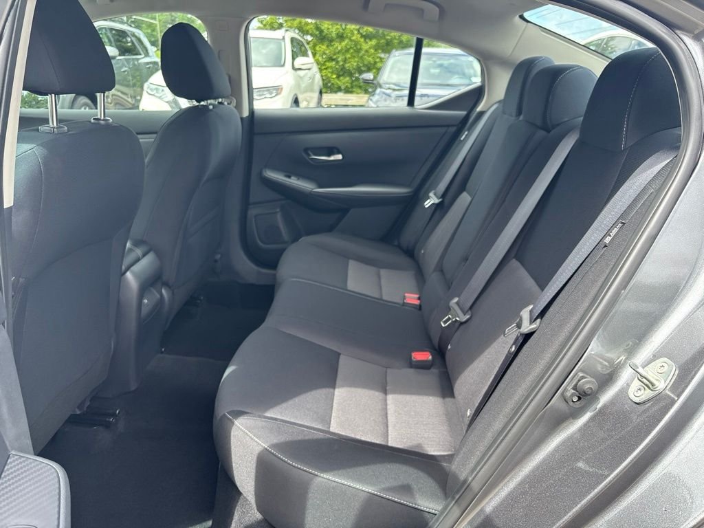 Used 2022 Gray Nissan SV image 12