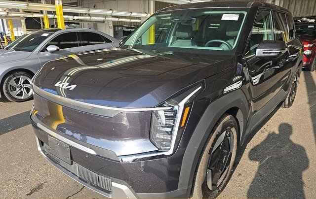 2026 Kia EV9 Light Long Range