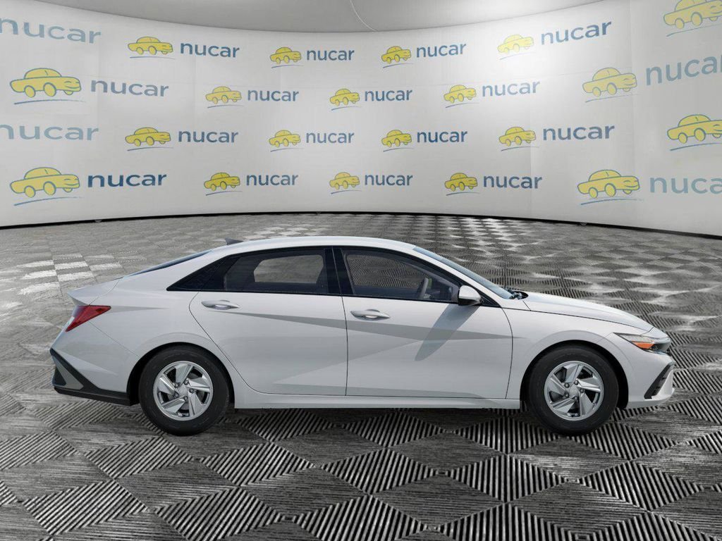 New 2026 White Hyundai SE image 7