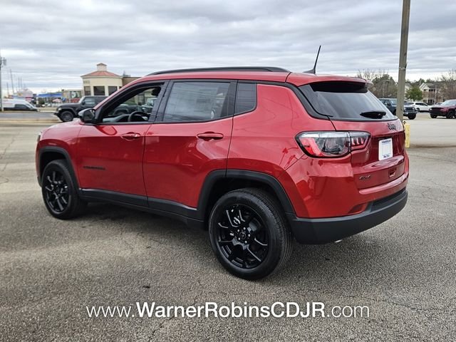New 2026 Red Hot Pearl-Coat Exterior Paint Jeep Latitude image 9