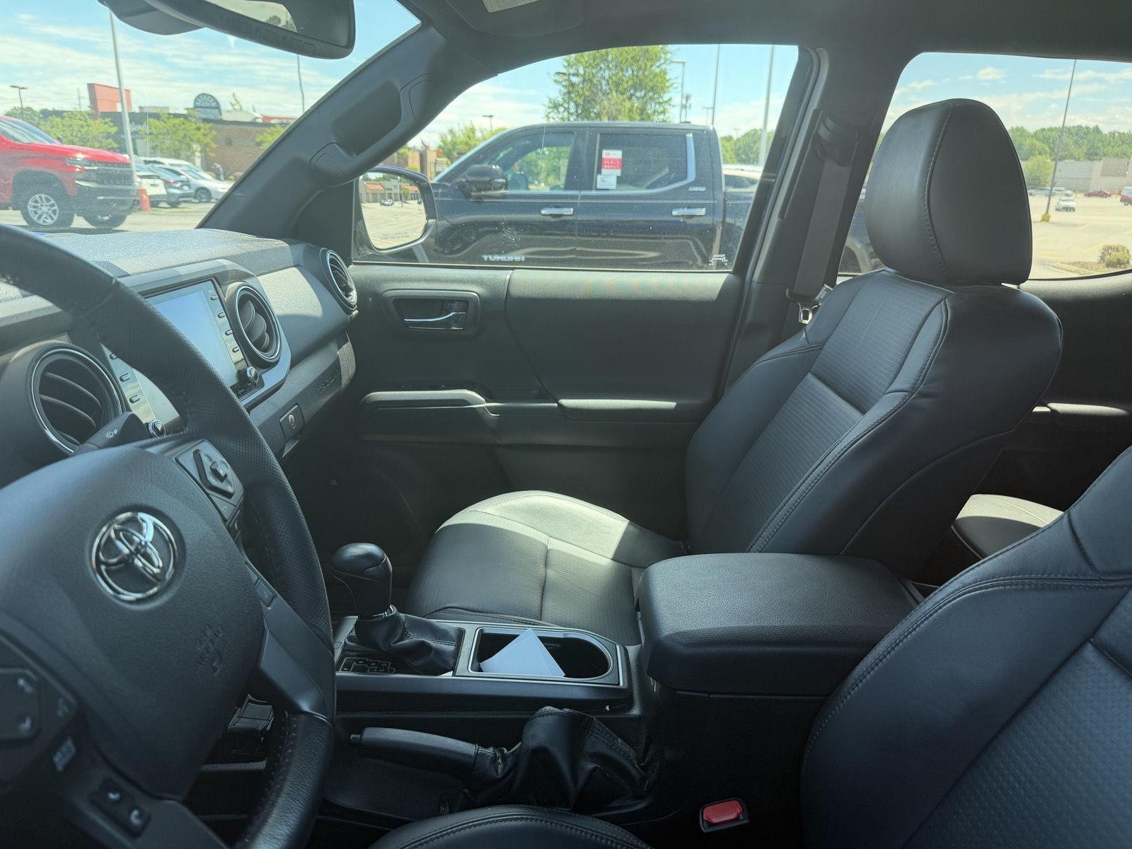 Used 2023 Blue Crush Metallic TOYOTA  image 9