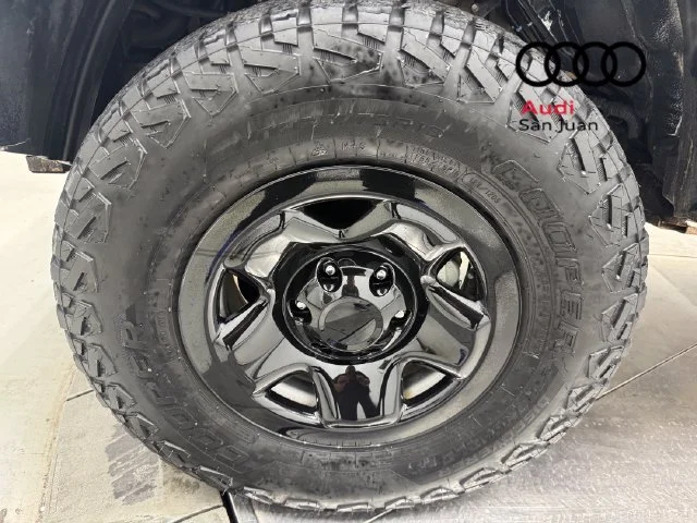 Used 2018 White Toyota SR image 6