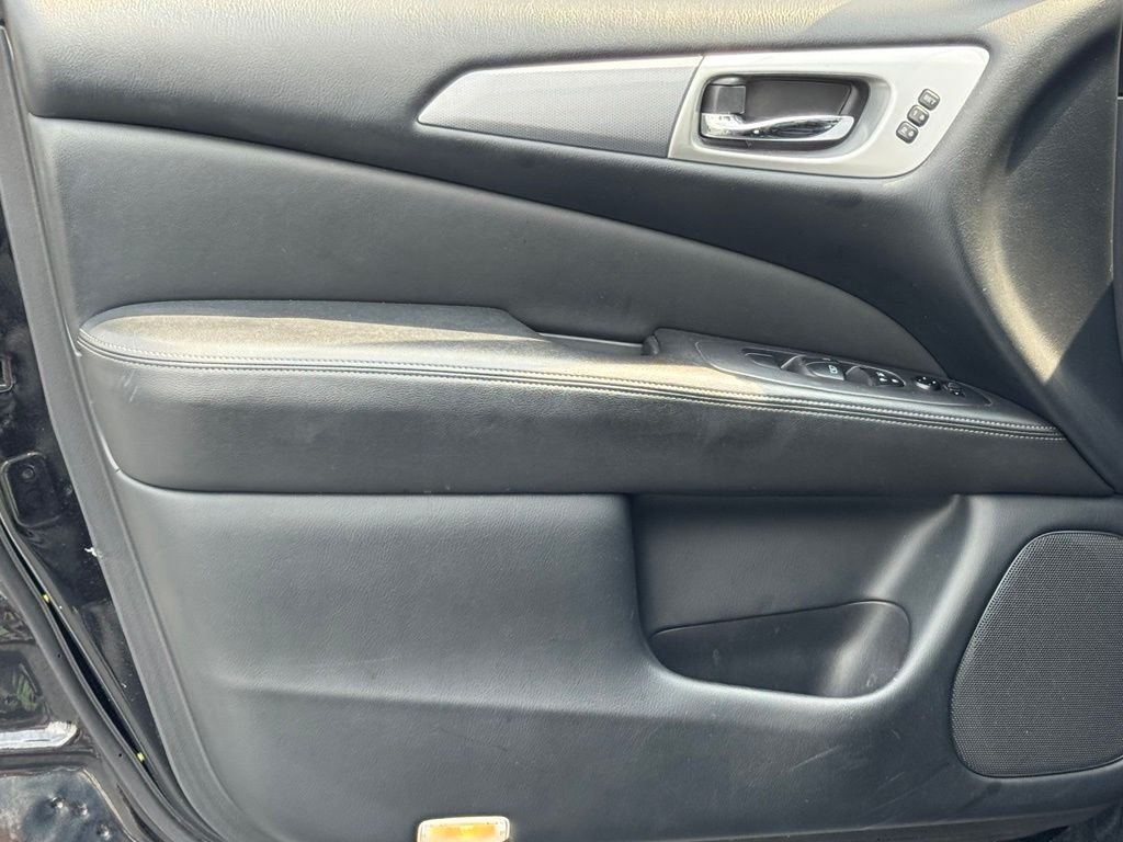 Used 2019 Black Nissan SL image 18
