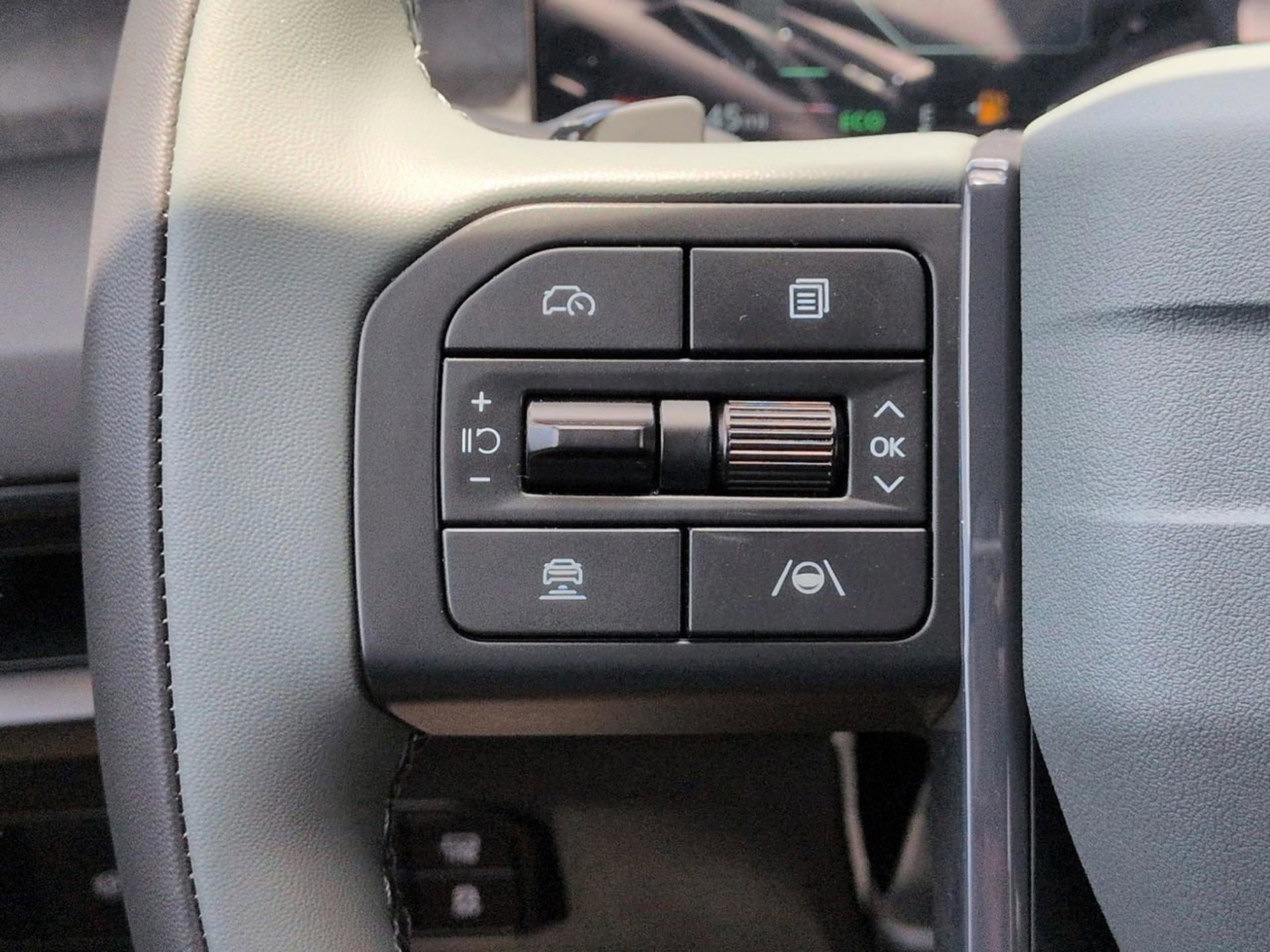 New 2027 Glacial White Pearl Kia X-Line SX image 32