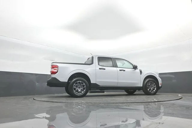New 2026 Space White Metallic Ford XLT image 30