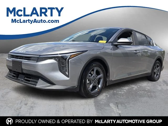2025 Kia K4 LXS AT's photo