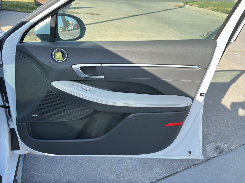 2025 Hyundai Sonata Hybrid Limited - Photo 30