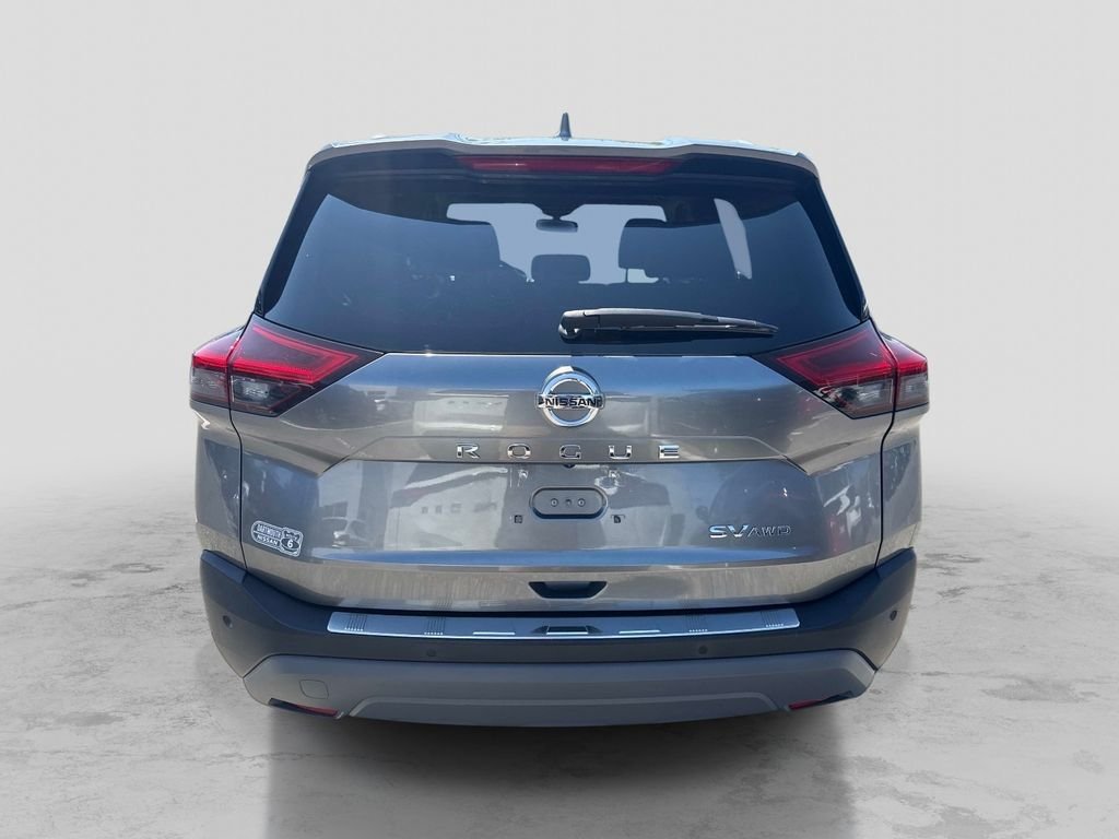Used 2021 Gray Nissan SV image 4