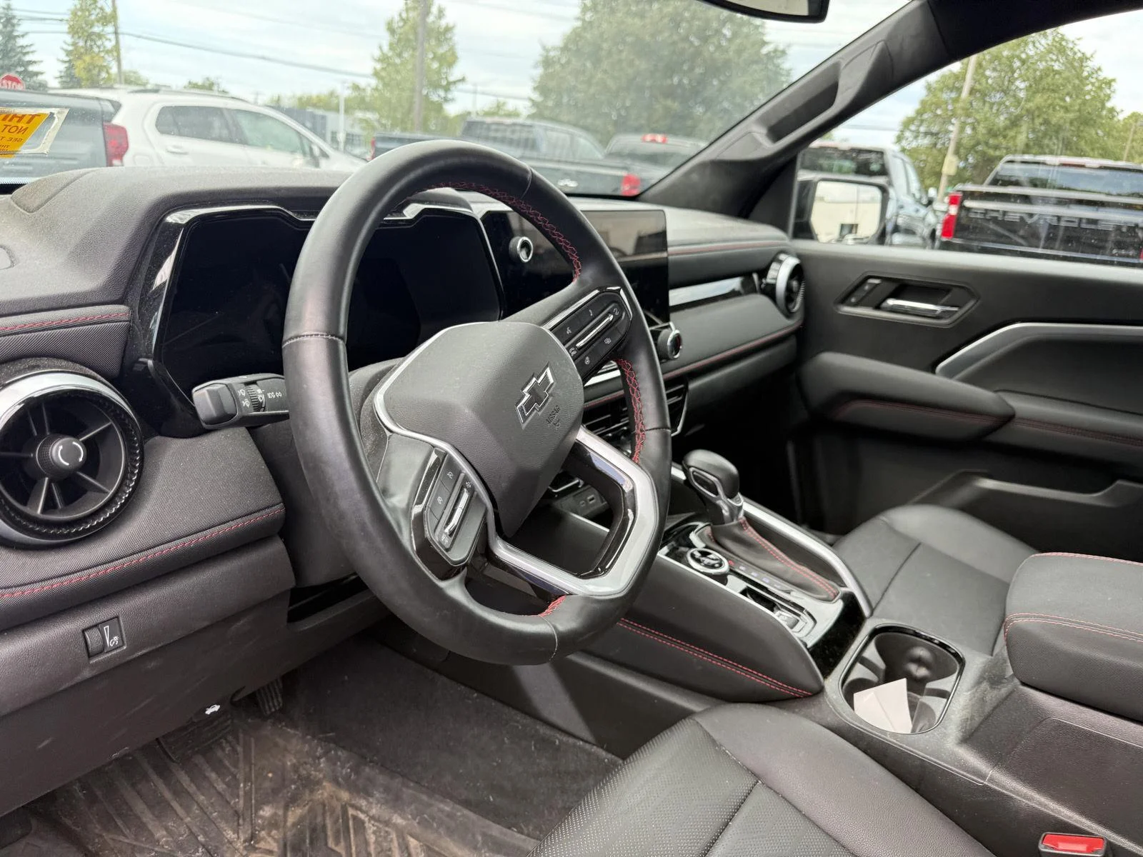 Used 2023 BLACK Chevrolet 4WD Z71 image 8