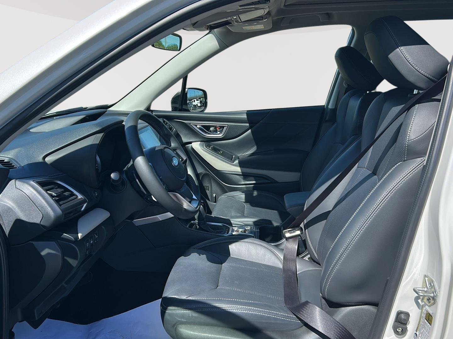 Used 2023 Crystal White Pearl Subaru Limited image 19