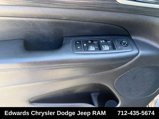 Used 2019 Gray Jeep Altitude image 15