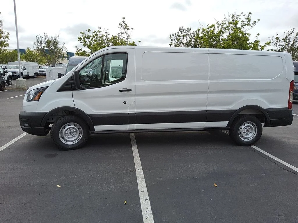 New 2026 Oxford White Ford Base image 25
