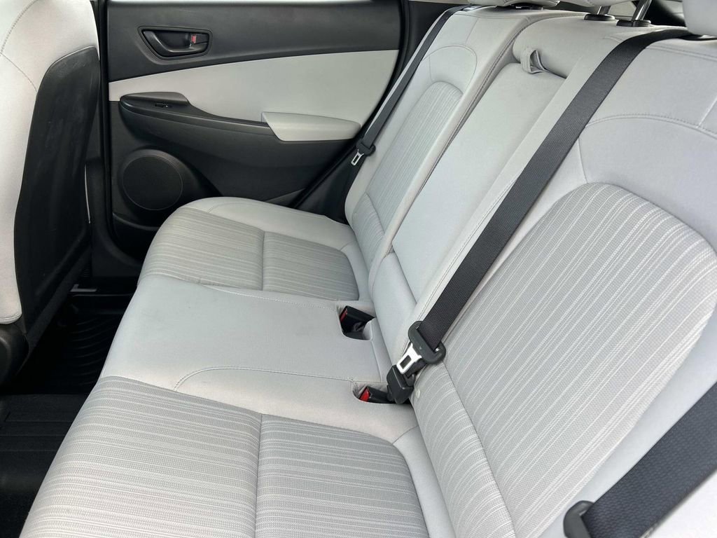 Used 2022 Ultra Black Hyundai SEL image 18