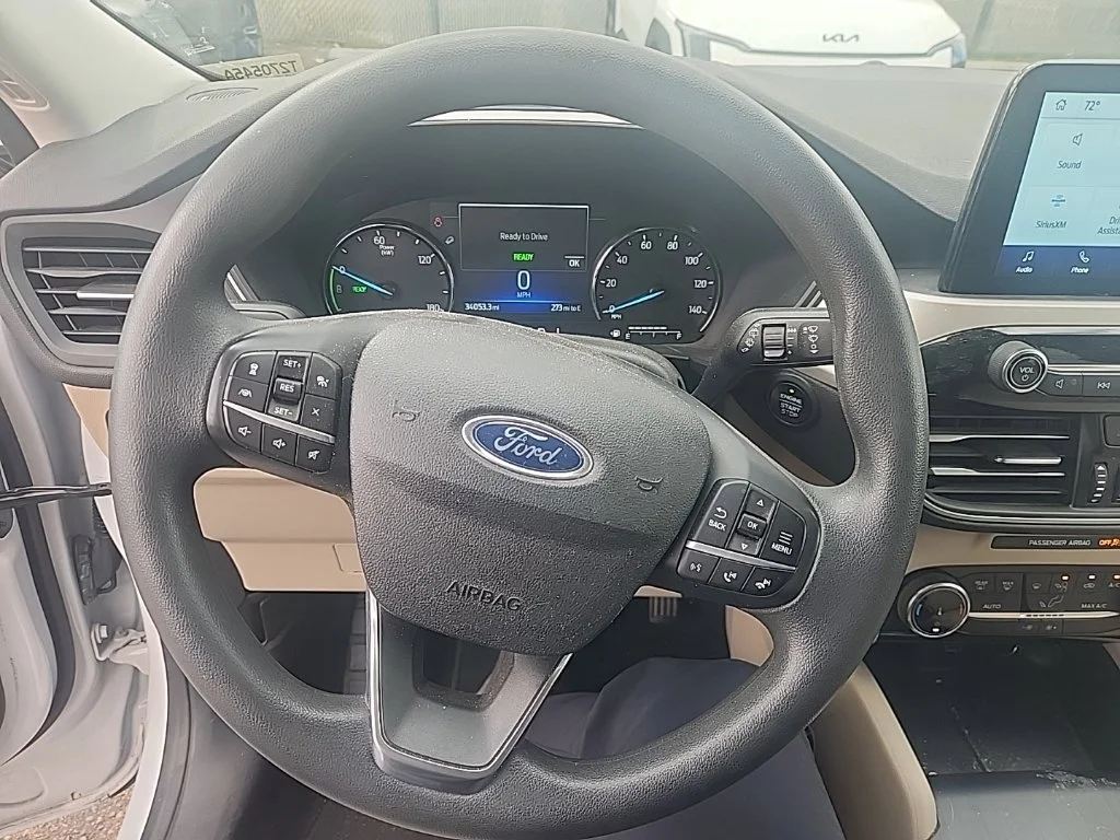 Used 2022 White Ford SE image 20
