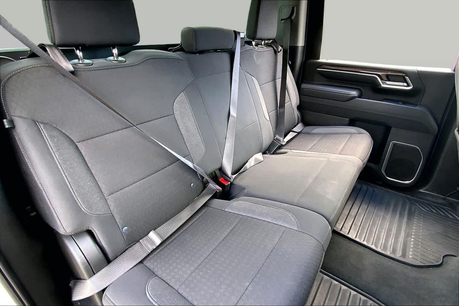 Used 2025 Summit White Chevrolet LT image 19