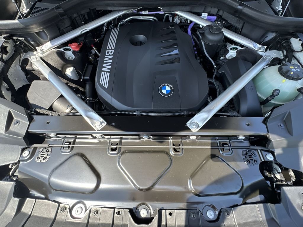 New 2027 Alpine White BMW xDrive40i image 18