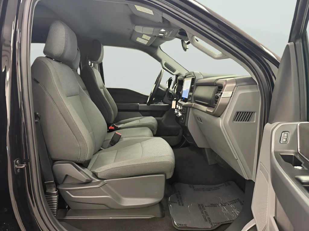 Used 2025 Black Ford XLT image 12