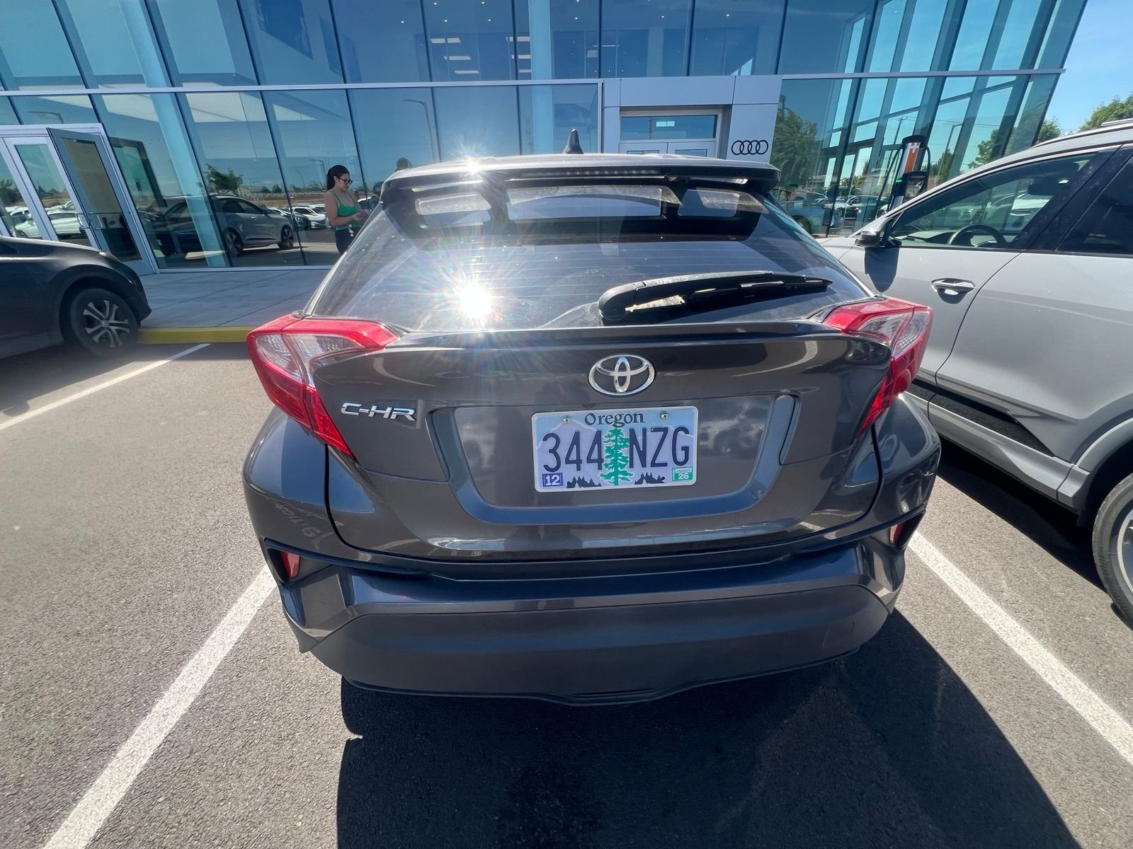 Used 2019 Gray Toyota LE image 5