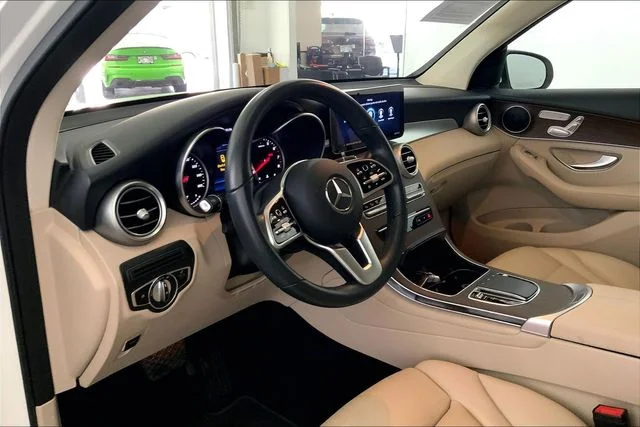 Used 2022 White Mercedes-Benz GLC 300 image 7