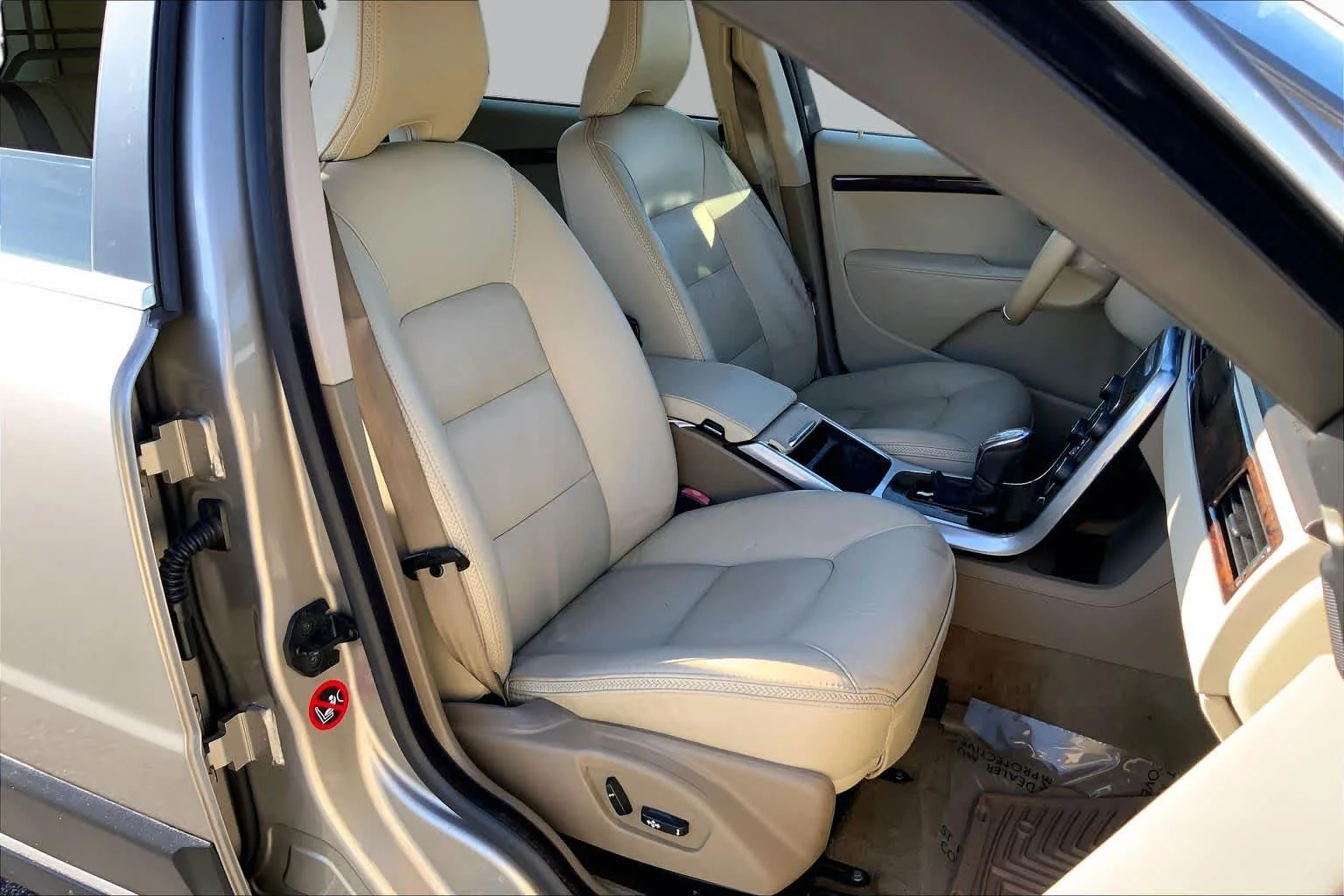 Used 2013 Twilight Bronze Metallic Volvo 3.2L image 8