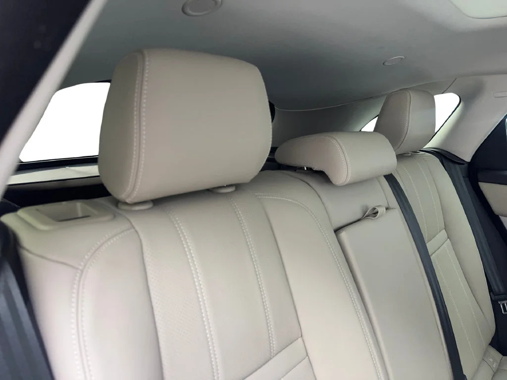 Used 2023 White Land Rover R-Dynamic S image 44