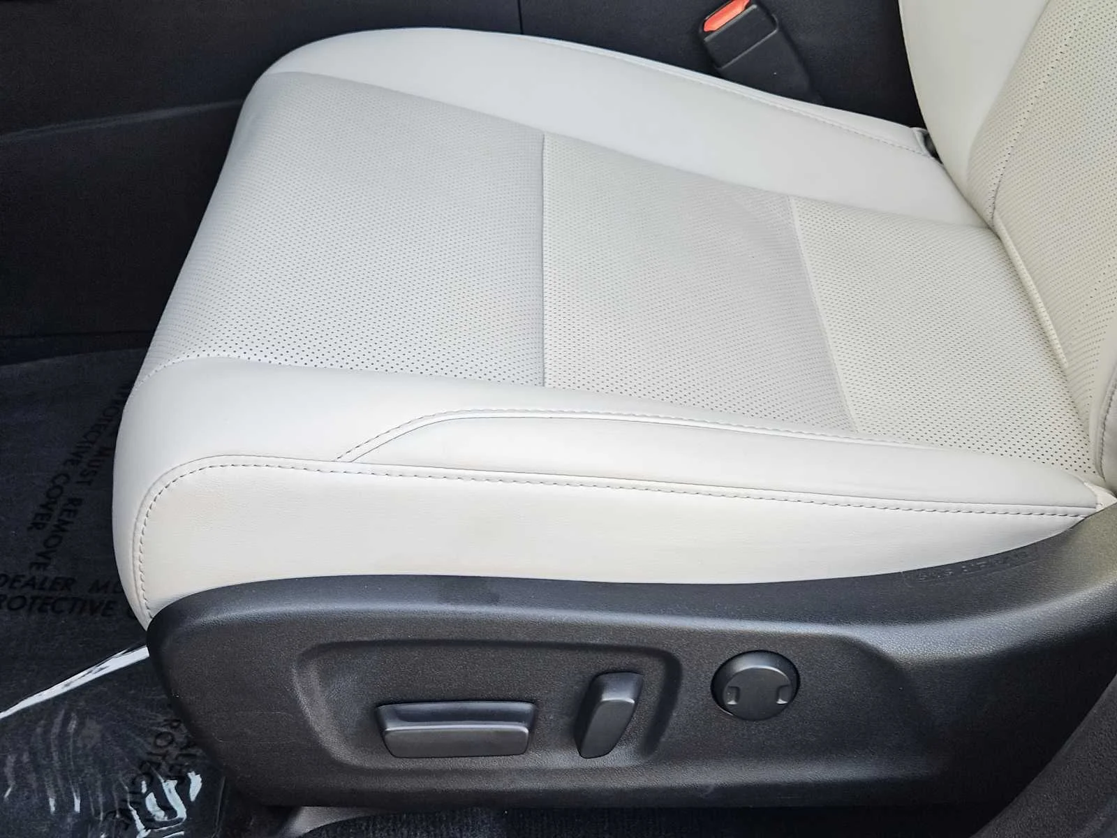 Certified Used 2022 EMINENT WHITE PEARL Lexus  image 19