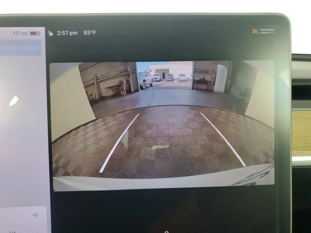 Used 2019  Tesla Standard Range Plus image 18