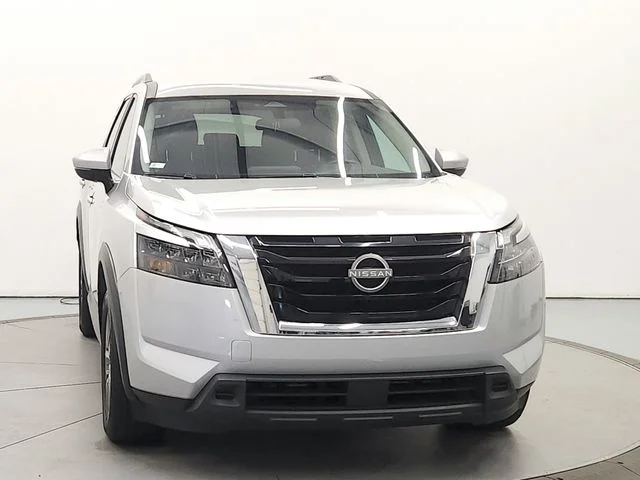 Used 2025 Silver Nissan SV image 2
