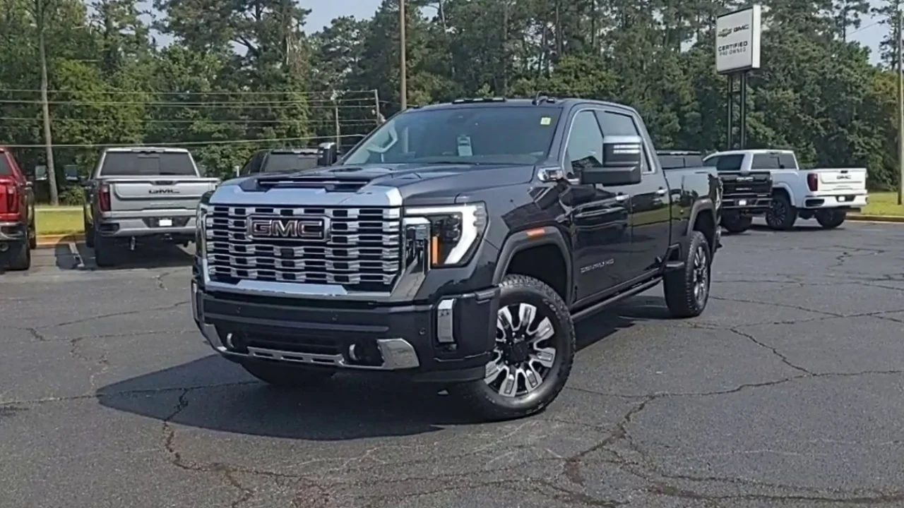 New 2025 Titanium Rush Metallic GMC Denali image 4