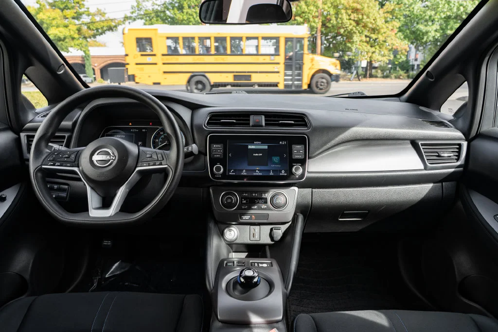 Used 2025 Gray Nissan S image 9