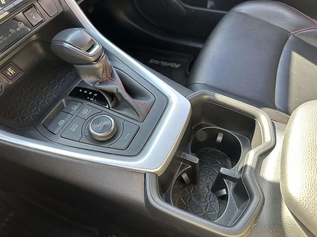 2023 Toyota RAV4 SE - Photo 24