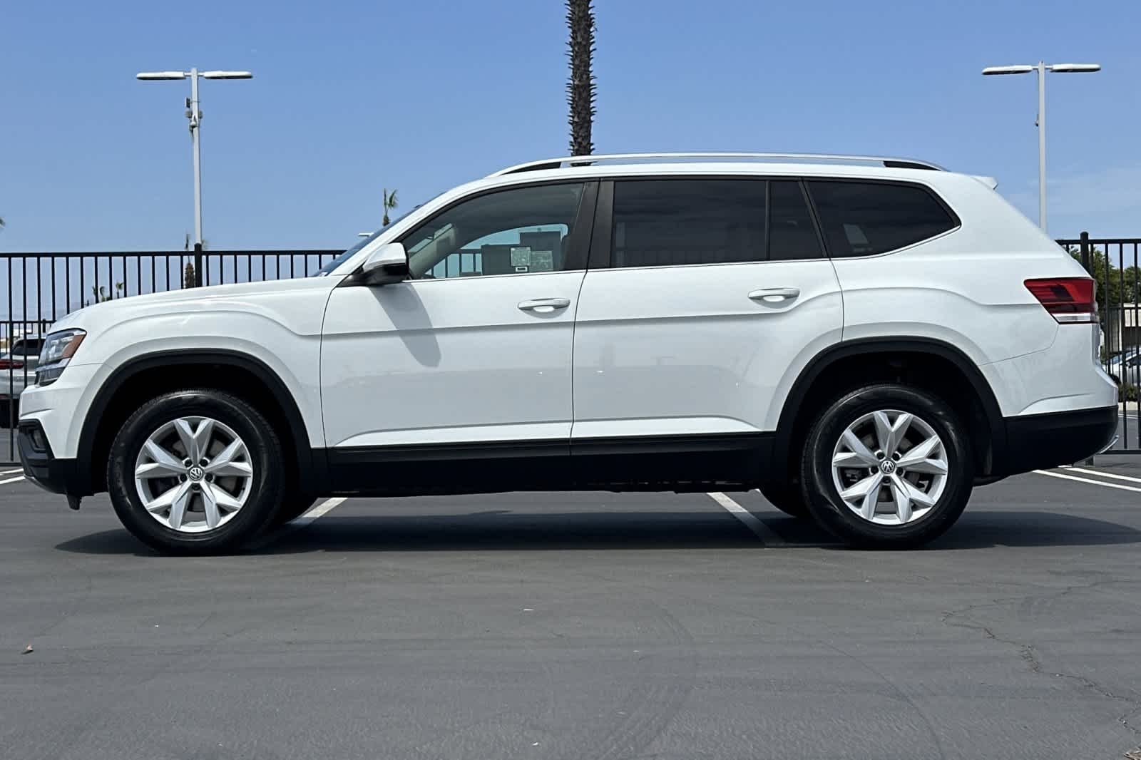 Used 2019 Pure White Volkswagen 2.0T SE image 7